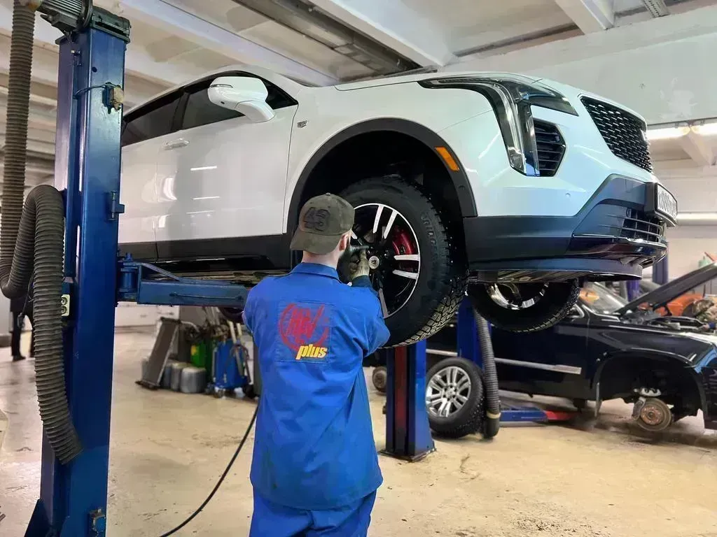 Описание модели Cadillac XT4