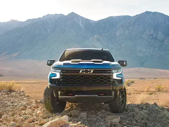 дизайн решетки радиатора на новых Chevrolet Silverado 2025