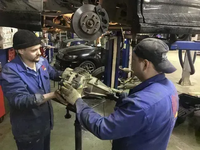 Причины поломок раздаточной коробки на Шевроле Экспресс