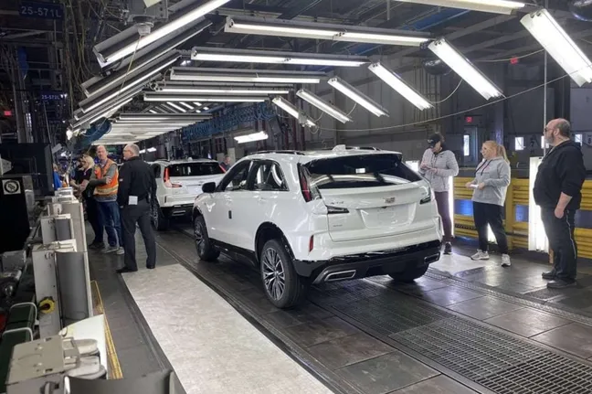 Tle Last Cadillac XT4