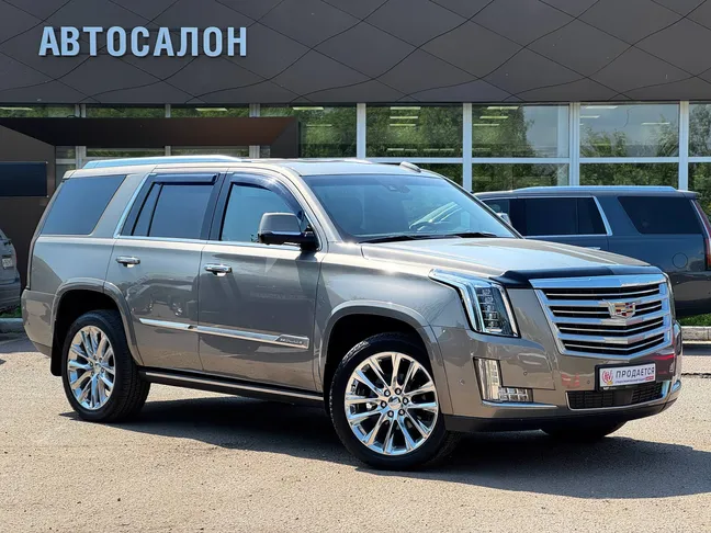 Поступление в автосалон. Cadillac Escalade 2019 года выпуска.