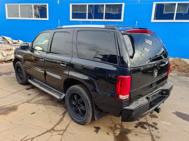 Поступление в разбор. Cadillac Escalade 2005 года.