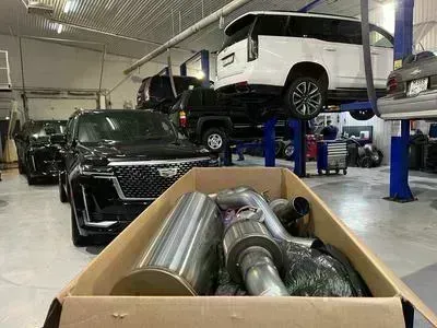 Тюнинг глушителя на Cadillac Escalade 5gen 2021