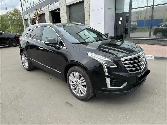 Поступление в автосалон. Cadillac XT5 2016 года выпуска.