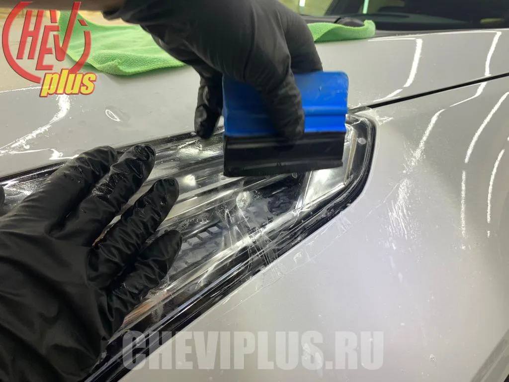 Оклейка автомобиля защитной пленкой